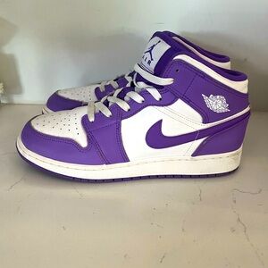 Jordan 1 size 7y